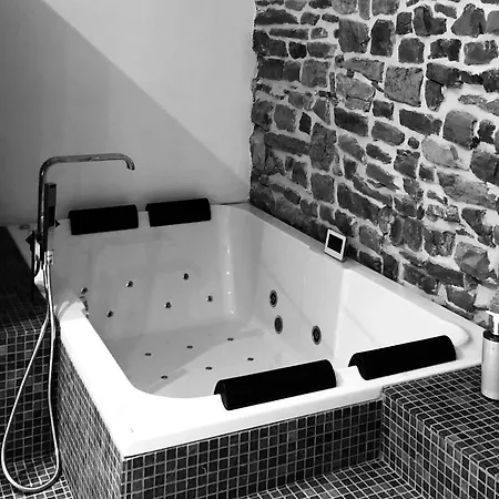 à 4* Namur